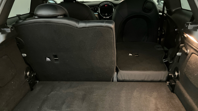 MINI Hatchback 135kW Cooper S Level 3 33kWh 3dr Auto Electric Hatchback